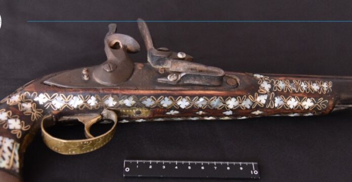 تصویر از آثار قاچاق شده